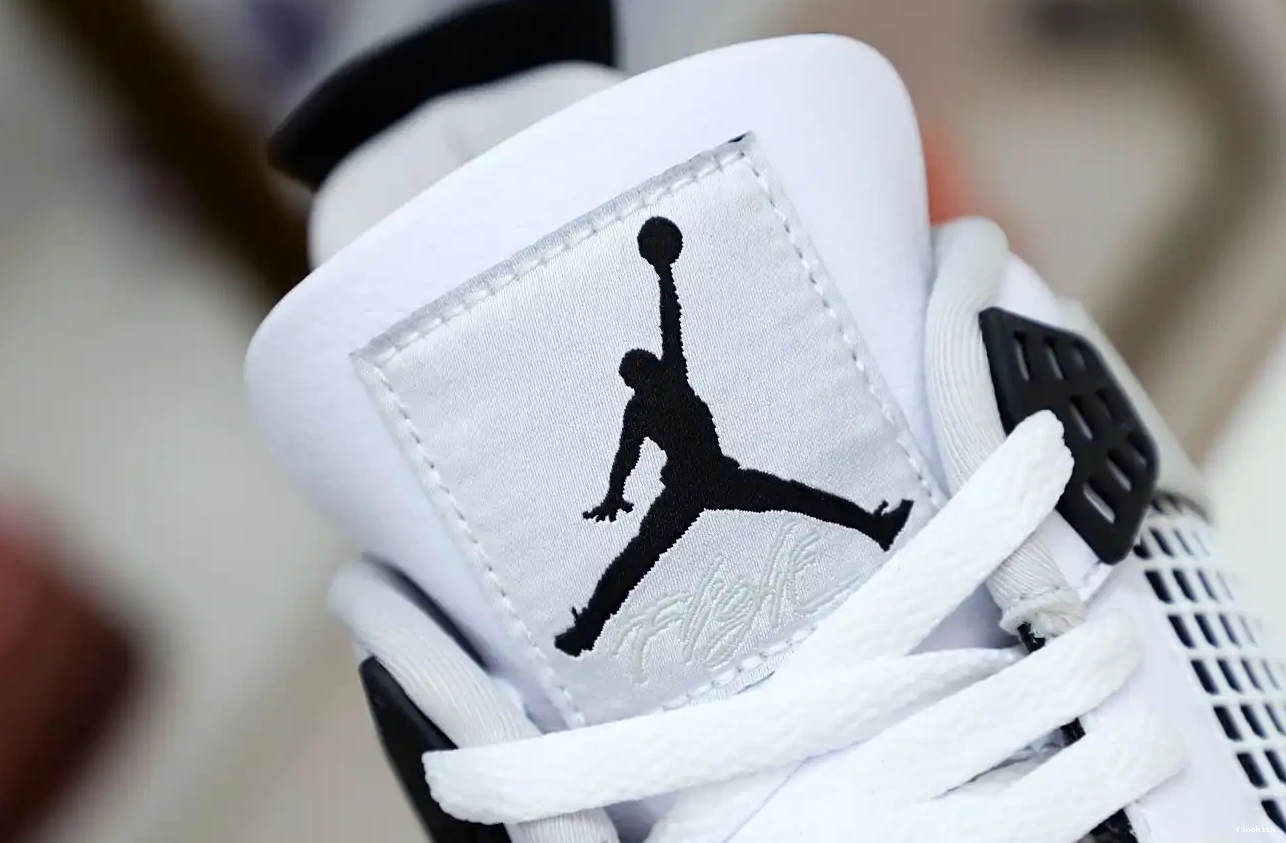 JORDAN MILITARY AIR BLACK 4 0407